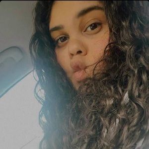 Meet your Posher, Daniela